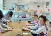 8월 프로그램(봉숭아 물들이기)